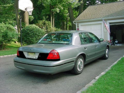 1999 Ford Crown Victoria photo