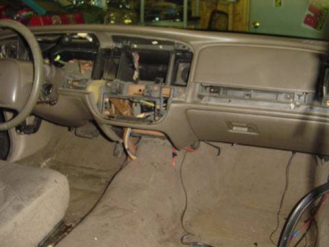 2000 Ford Crown Victoria photo