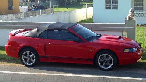 2002 Ford Mustang photo