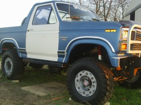 1984 Ford Bronco photo