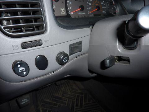 2002 Toyota Sequoia photo