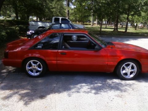 1989 Ford Mustang photo