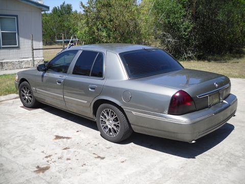 2004 Mercury Marquis photo