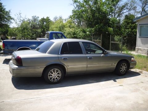 2004 Mercury Marquis photo