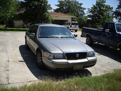 2004 Mercury Marquis photo