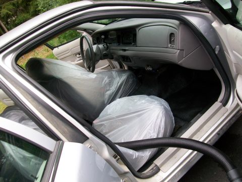 2002 Ford Crown Victoria photo