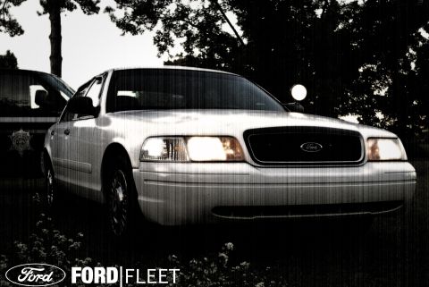 2002 Ford Crown Victoria photo
