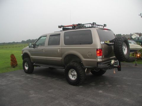 2000 Ford Excursion photo