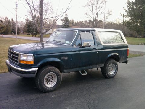 1993 Ford Bronco “Farrah”