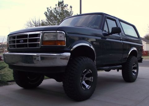 1995 Ford Bronco photo