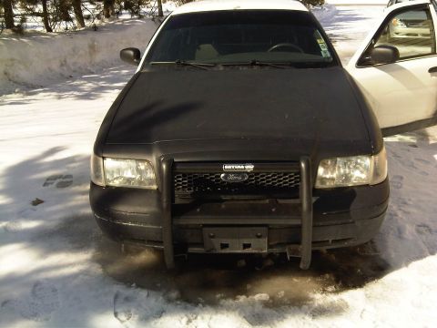 2003 Ford Crown Victoria photo