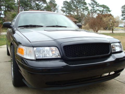 2004 Ford Crown Victoria photo