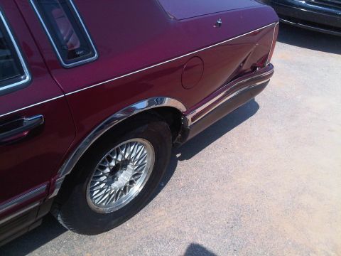 1993 Lincoln Town Car photo