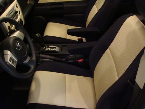 2010 Toyota FJ Cruiser photo