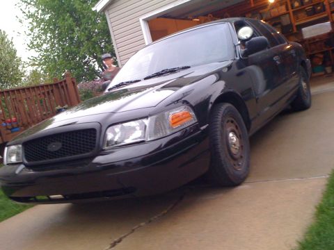 2004 Ford Crown Victoria photo