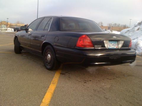 2004 Ford Crown Victoria photo