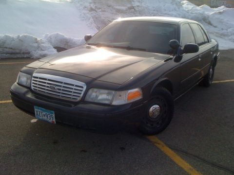 2004 Ford Crown Victoria photo