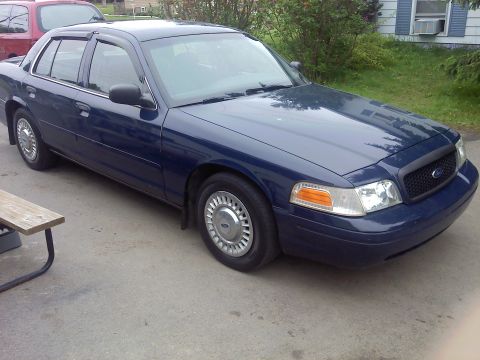 2002 Ford Crown Victoria photo