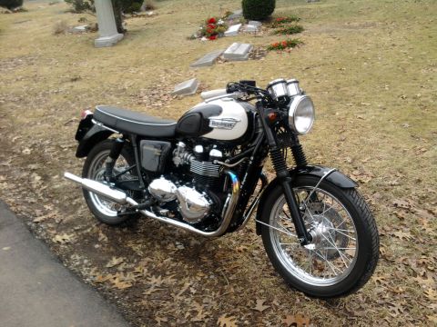 2009 Triumph Bonneville photo