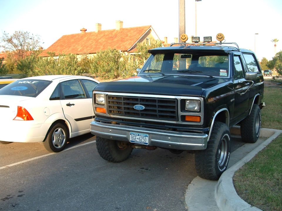 1985 Ford Bronco “psycho bitch”