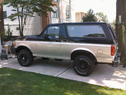1992 Ford Bronco photo