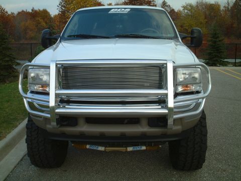2000 Ford Excursion photo