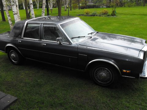 1985 Chrysler Fifth Avenue photo