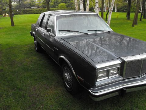 1985 Chrysler Fifth Avenue photo