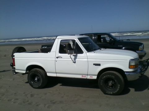 1992 Ford Bronco photo