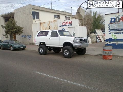 1993 Ford Bronco photo