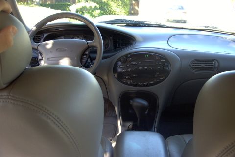 1998 Ford Taurus photo