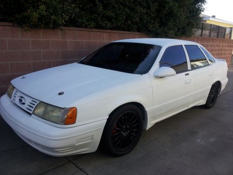 1991 Ford Taurus photo