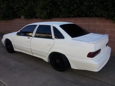 1991 Ford Taurus photo