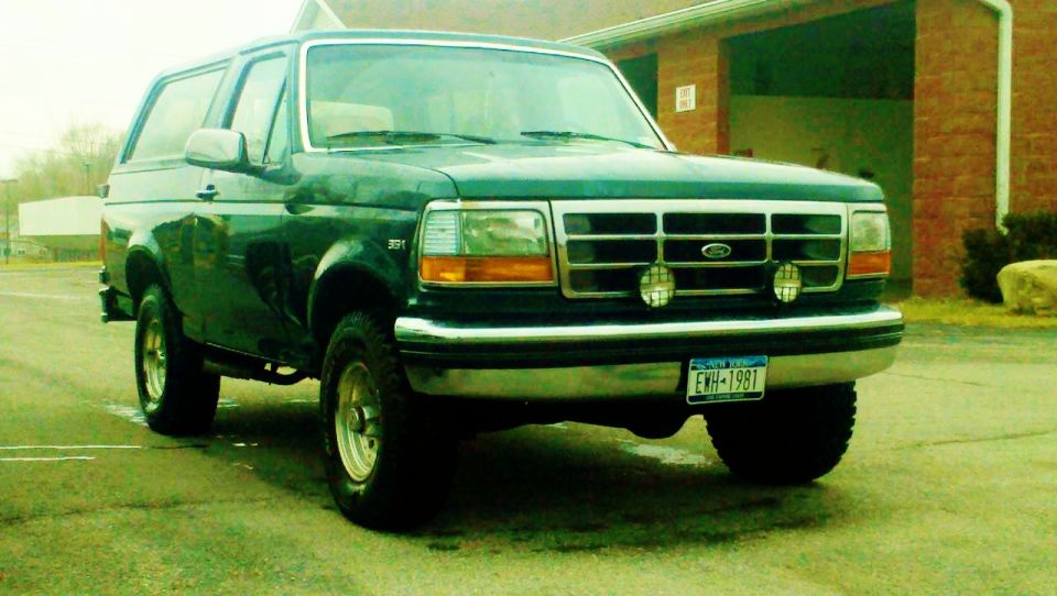 1993 Ford Bronco “Farrah”