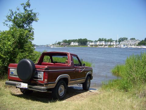 1984 Ford Bronco photo
