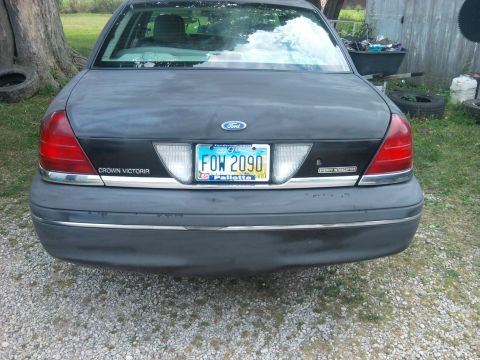 2004 Ford Crown Victoria photo