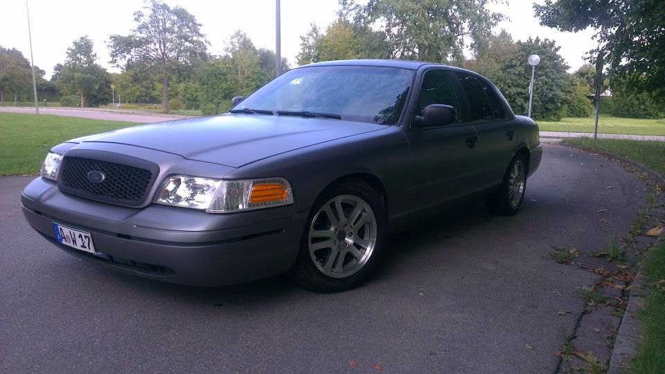 2003 Ford Crown Victoria