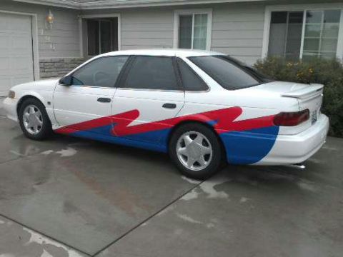 1993 Ford Taurus photo