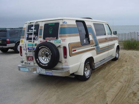 1981 Ford E150 photo