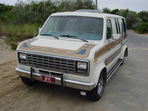 1981 Ford E150 photo
