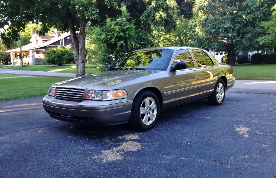 2005 Ford Crown Victoria