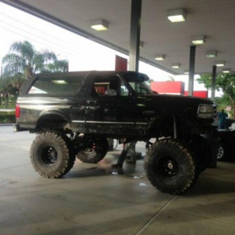 1995 Ford Bronco photo