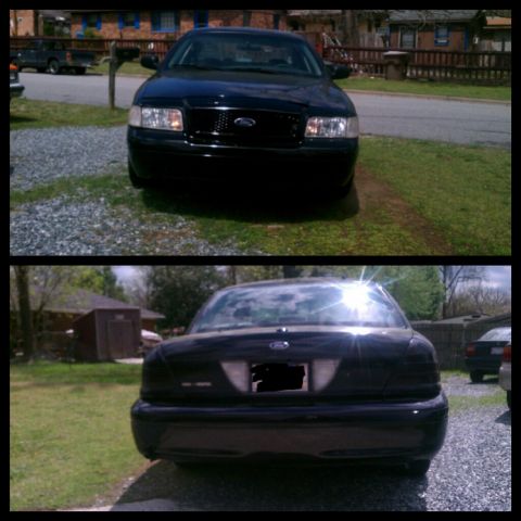 2003 Ford Crown Victoria photo
