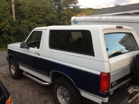 1996 Ford Bronco photo